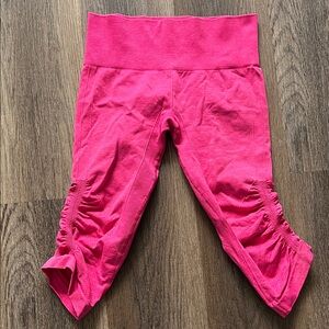 (4) Lululemon In The Flow Crop II